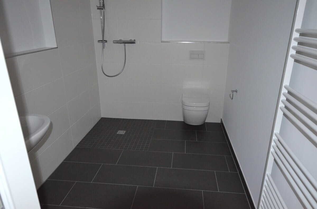 Altstadt: "Downtown" 1 Zi.-Appartement m. Loggia, in Weser Nähe, Parkett und EBK- für Alleinstehende - Photo 5